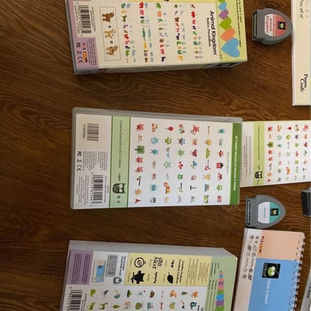 3 Cricut cartridges UNLINKED! Animal kingdom, give a hoot, hoot n hollerin cut - Picture 5 of 5
